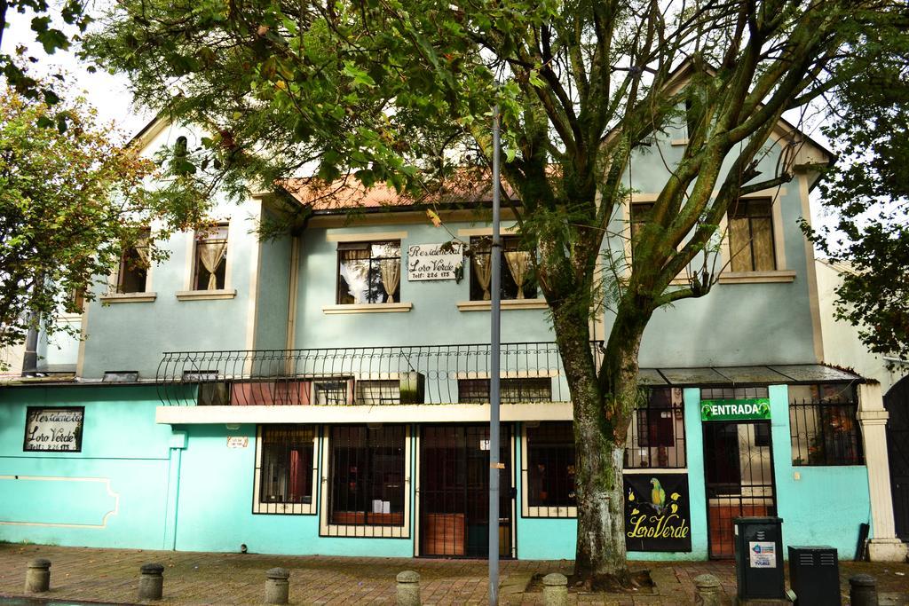 Hostal Loro Verde Quito Exterior photo